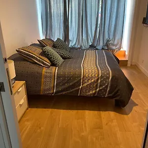 Parentale Avec Salle De Bains Et Toilettes Privees Genas